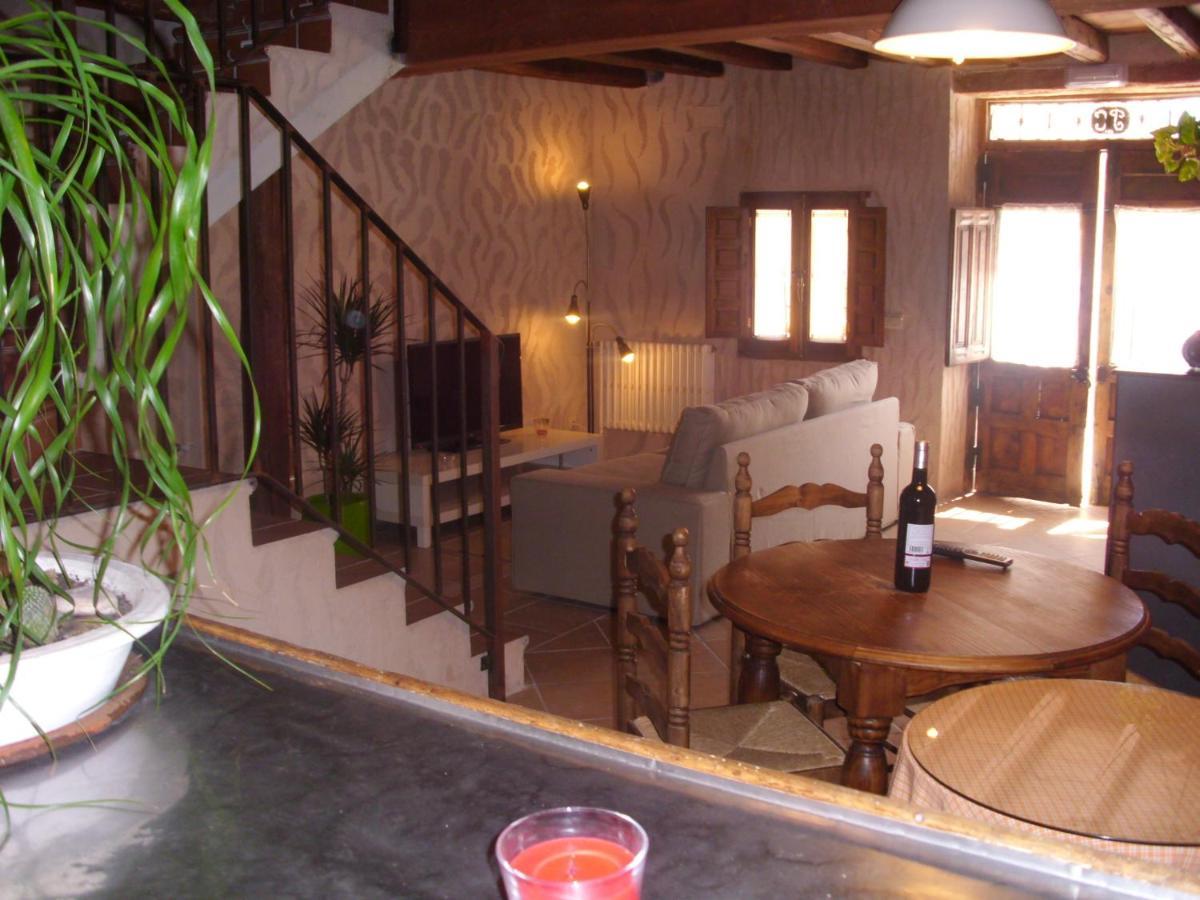 Casa Rural Con Jacuzzi Taberna Del Tio Pedro Cabanas de Polendos Екстериор снимка